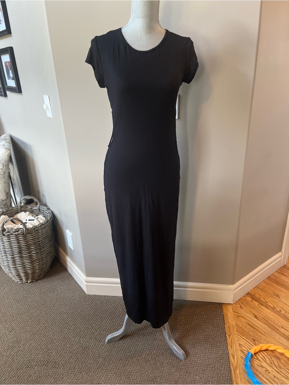 Classic Black Short-Sleeve Maxi Dress with Cut outs